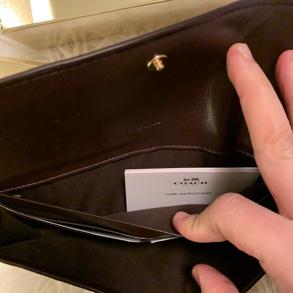 LAST ONE LEFT New in box Coach nude patent wallet w/ gold charms - Picture 11 of 16